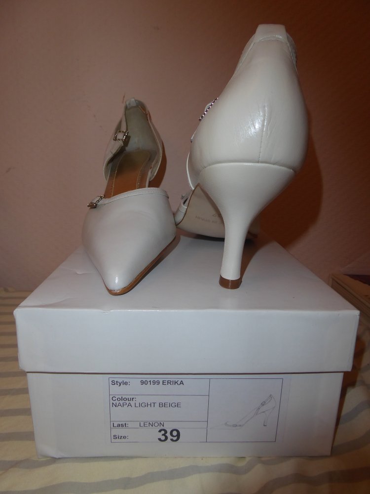 Damen Schuhe Brautschuhe NEU 39 LEDER Hochzeitsschuhe ivory Pumps creme beige NP 139 €