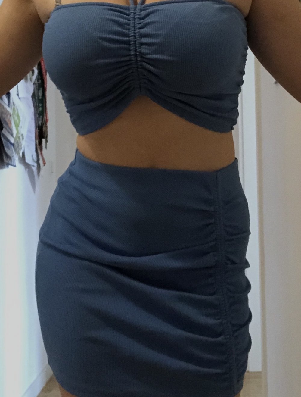 blauer Zweiteiler