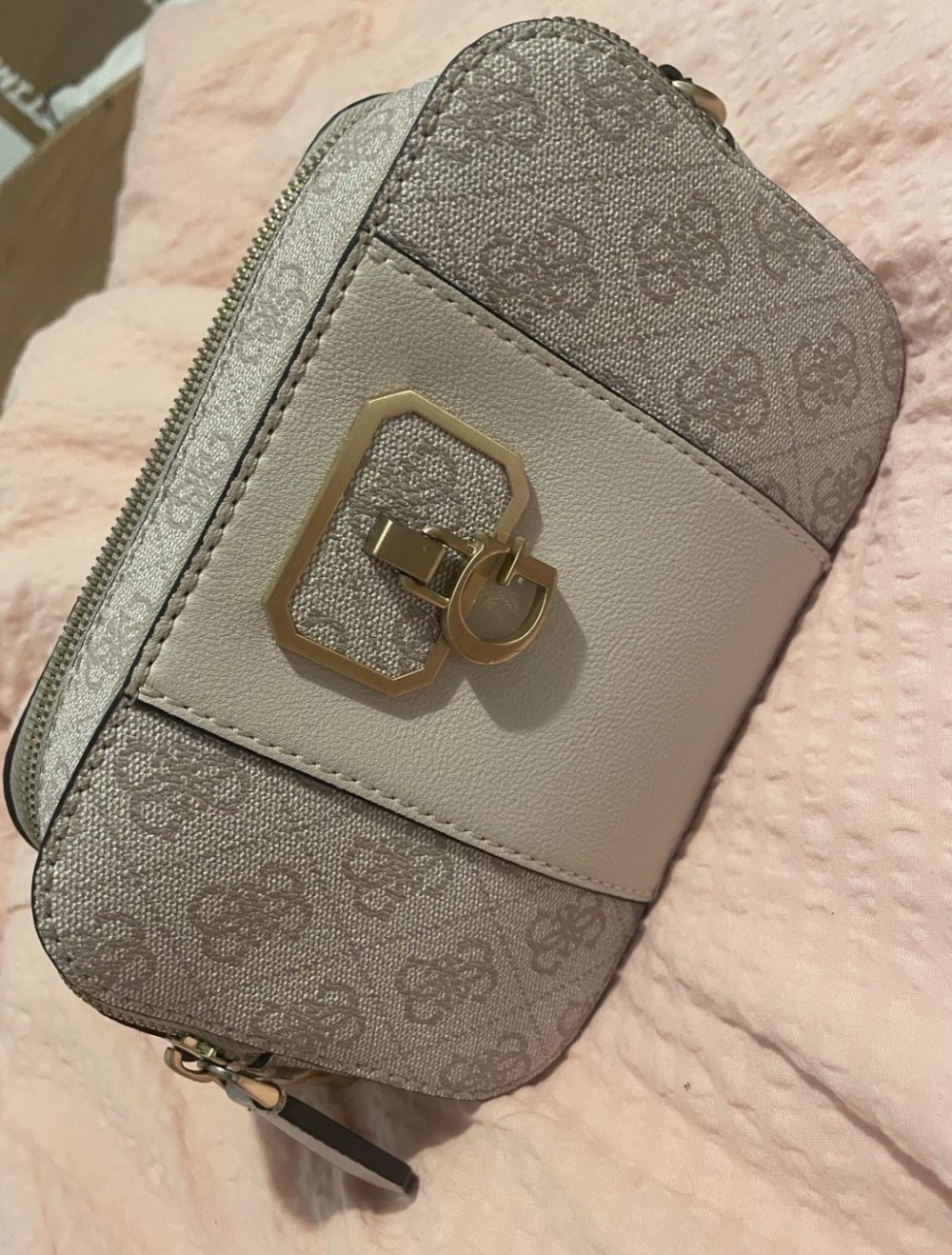 Handtashe von Guess
