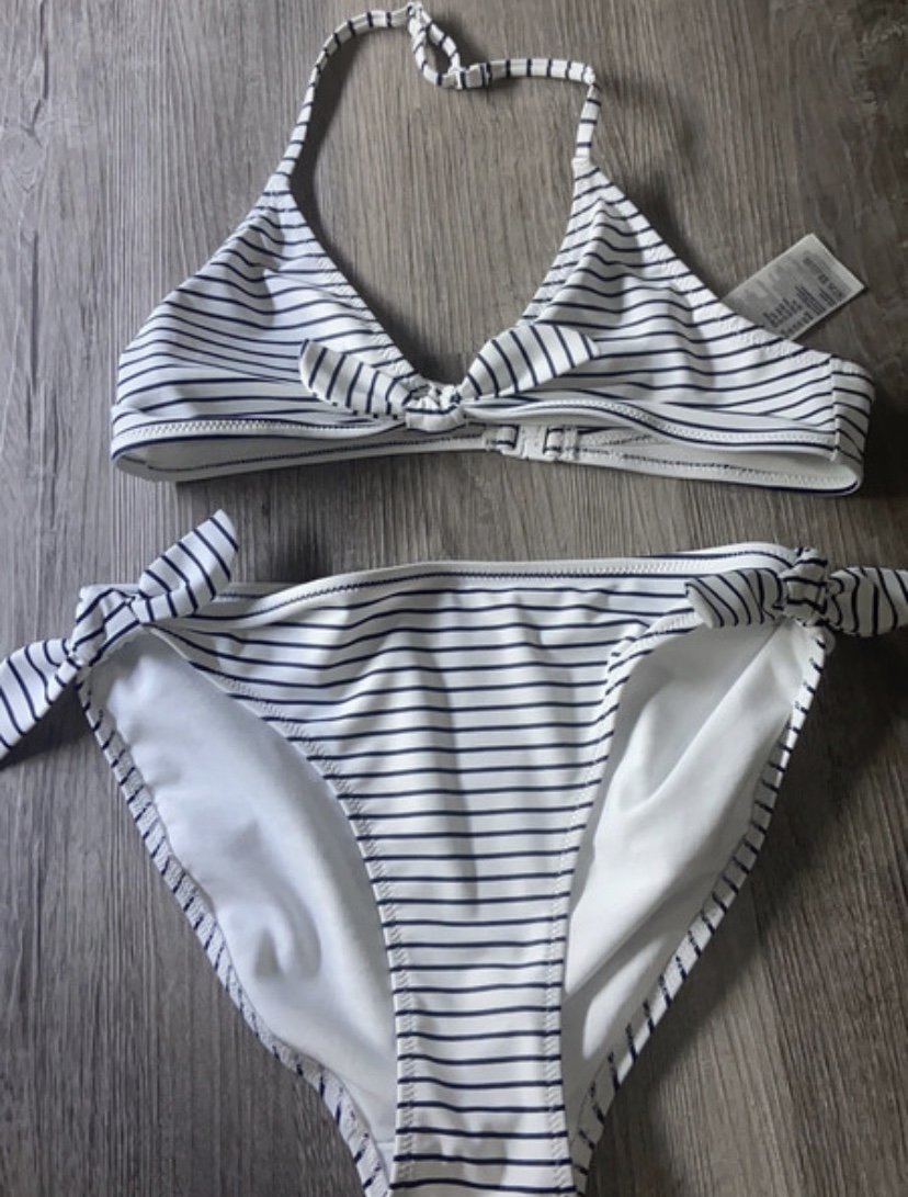 Bikini Mädchen 152