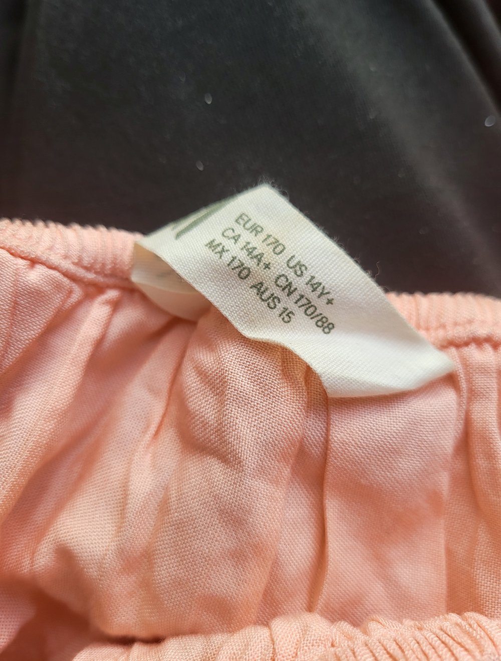 Rosa H&M Offshoulder Shirt
