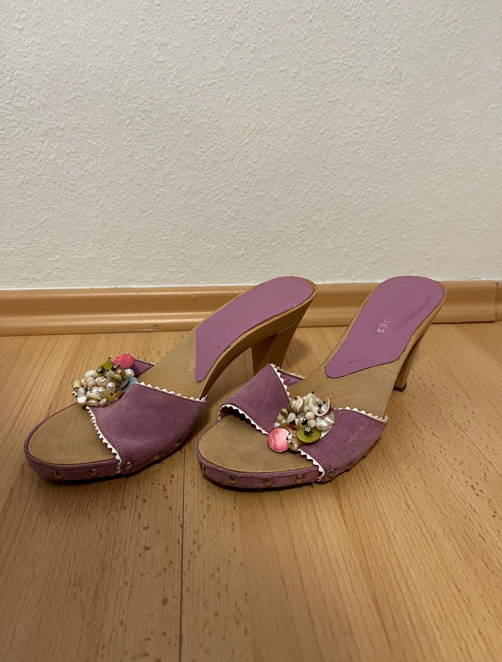 hohe Schuhe mit Perlen strasssteine