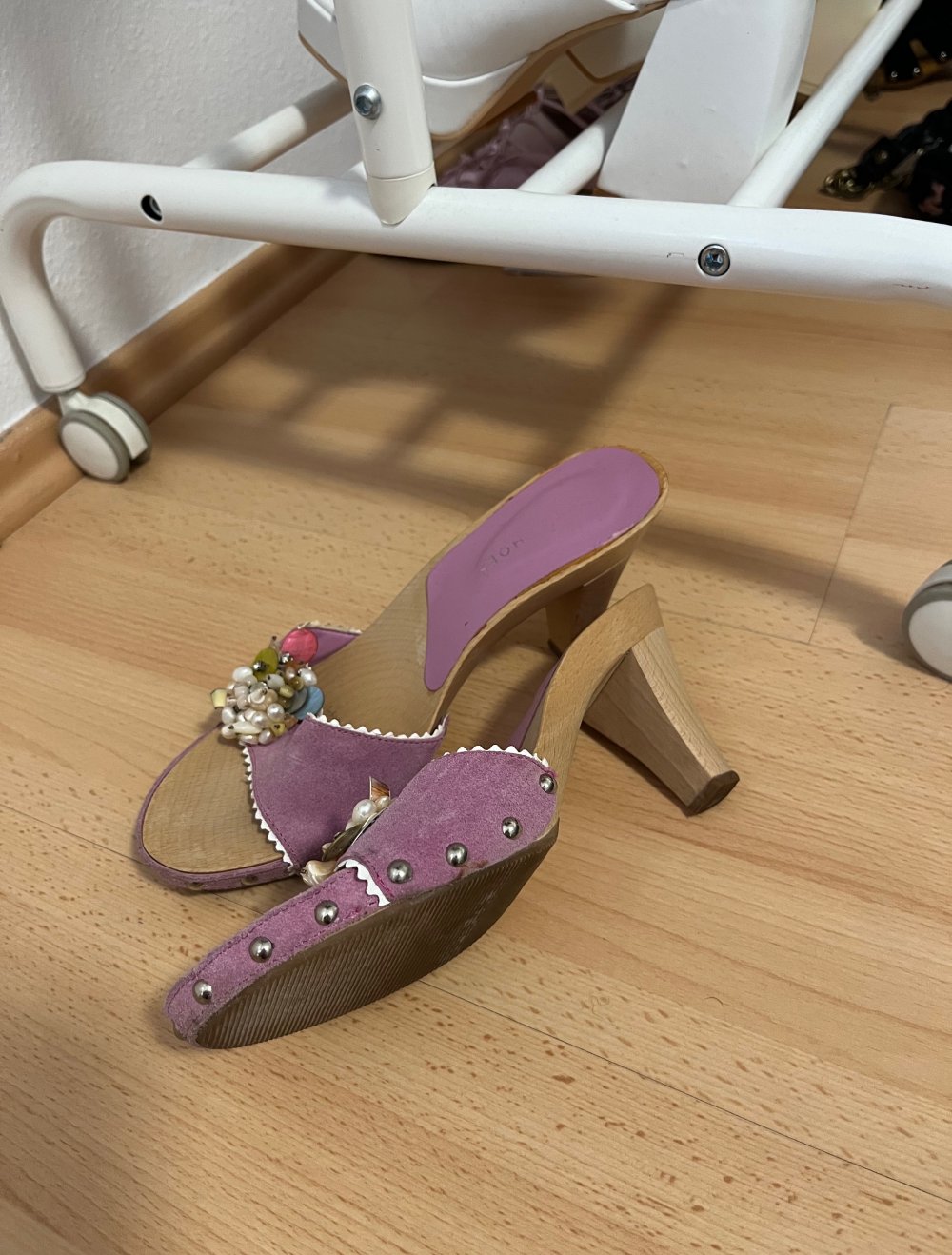 hohe Schuhe mit Perlen strasssteine