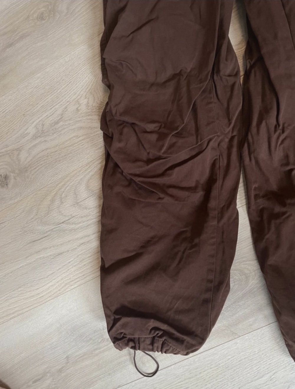 braune parachute pants hose