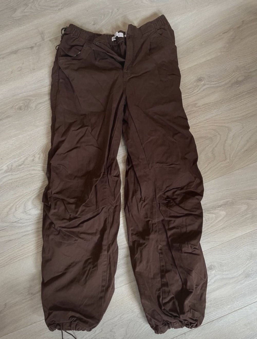 braune parachute pants hose