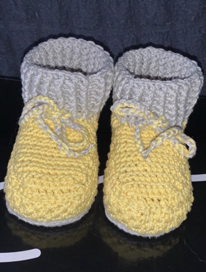 selbstgestrickt Baby Schuhe