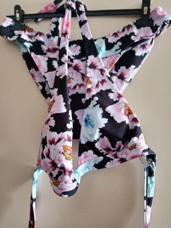 Zwei Bikinis