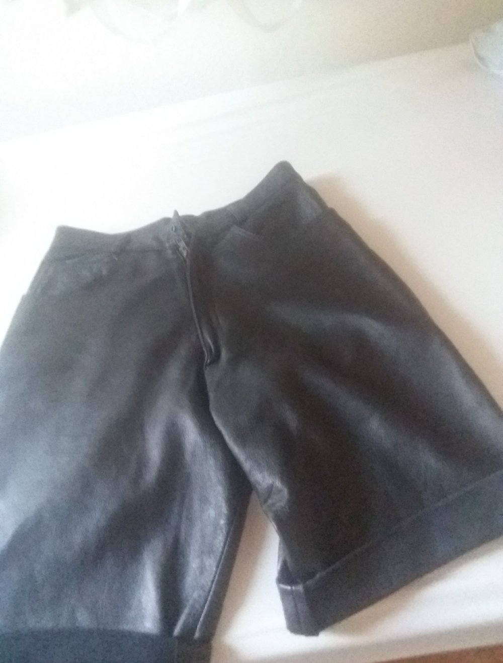 Kurze Leder Hosen