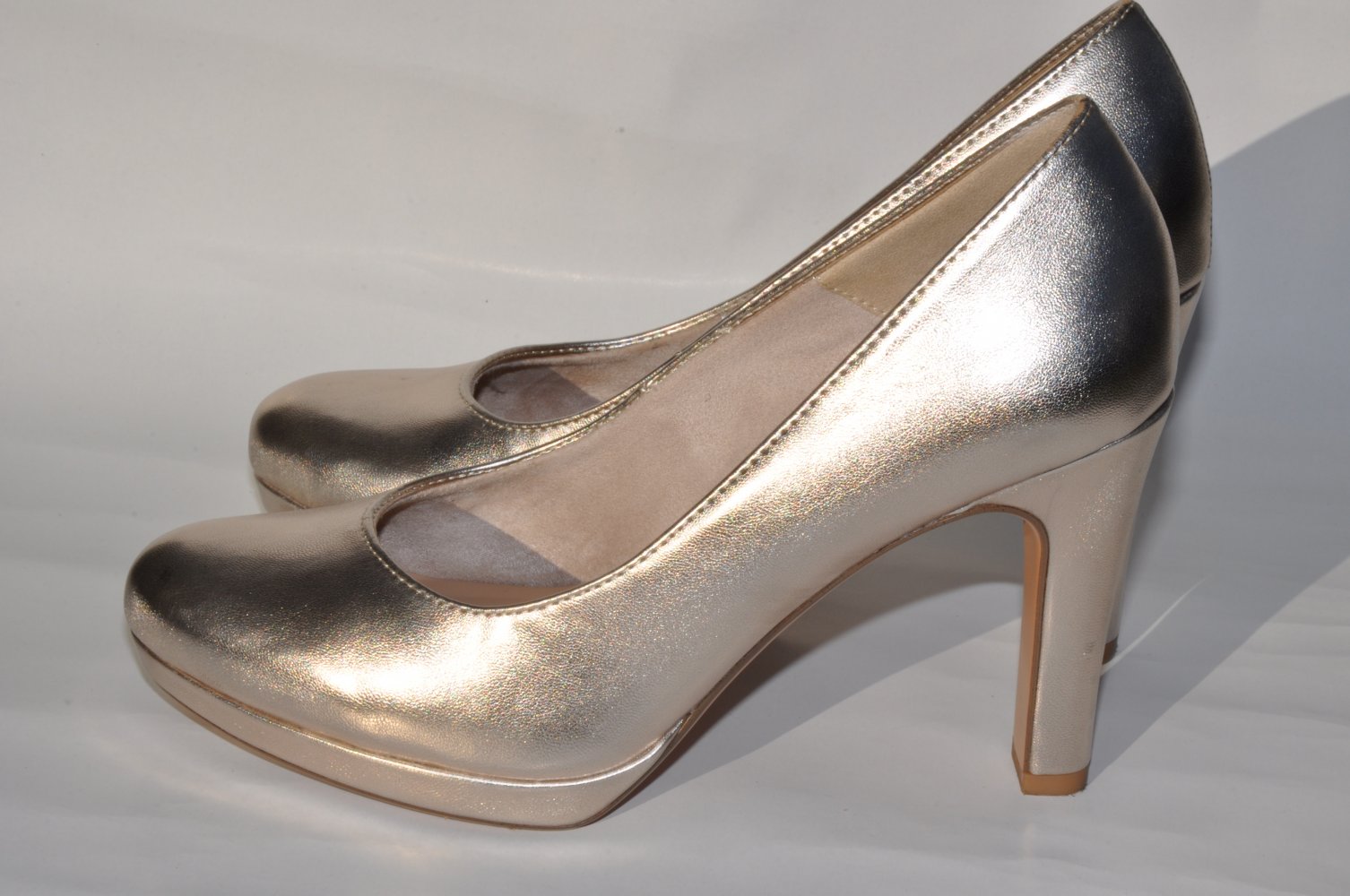 TAMARIS PUMPS HELLES GOLD 37 (mit Karton)