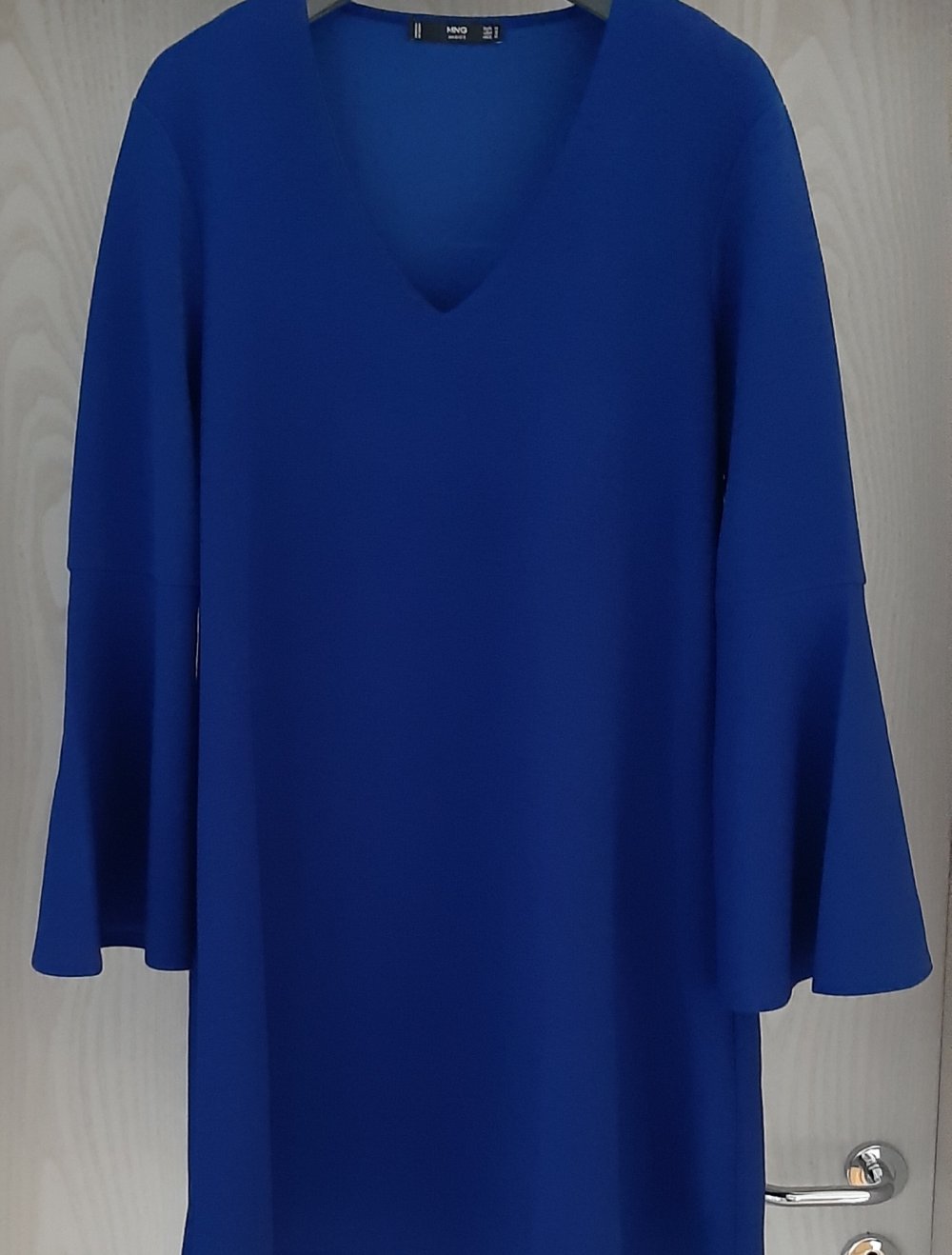 kobaltblaues Kleid von Mango