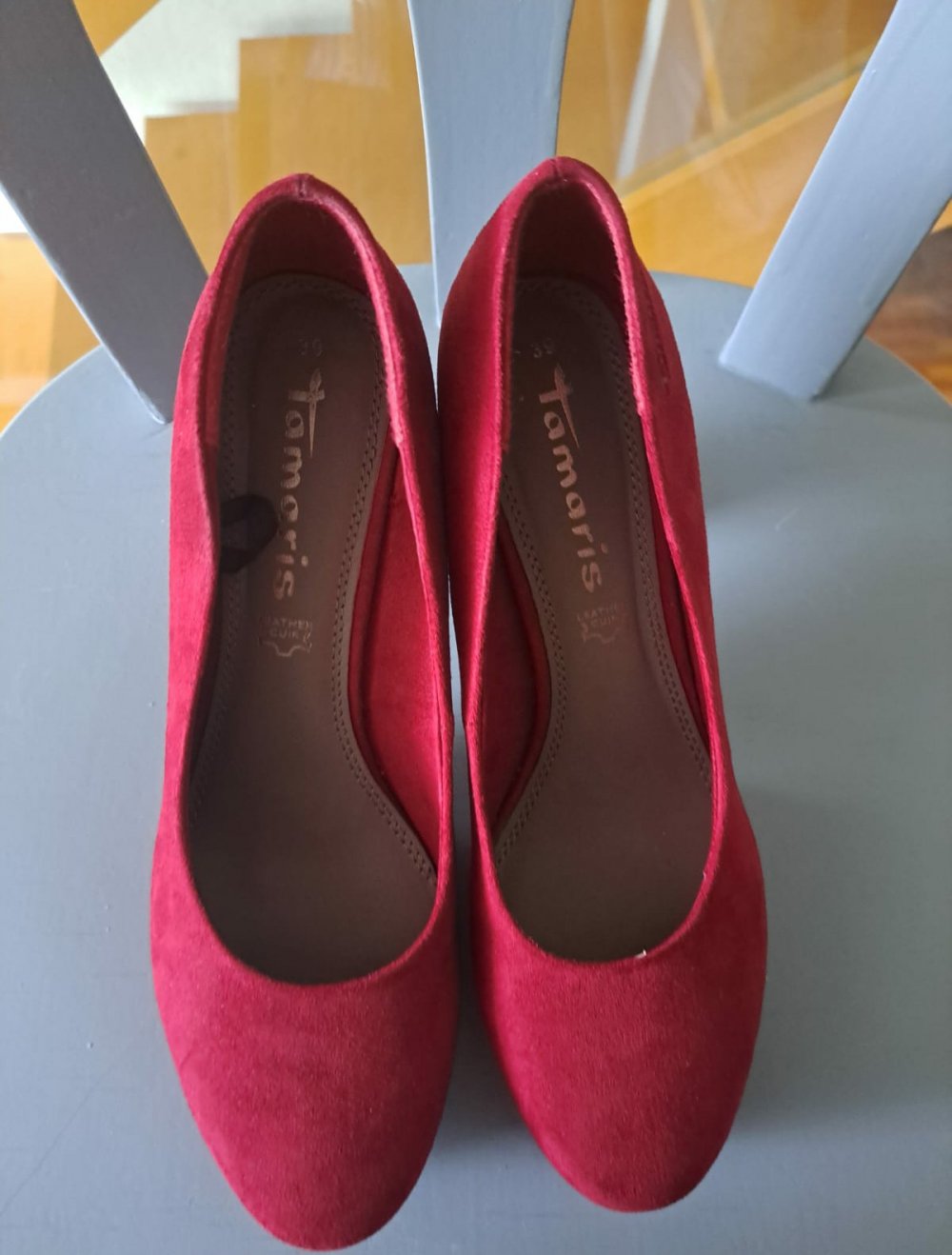 weinrote Pumps von Tamaris