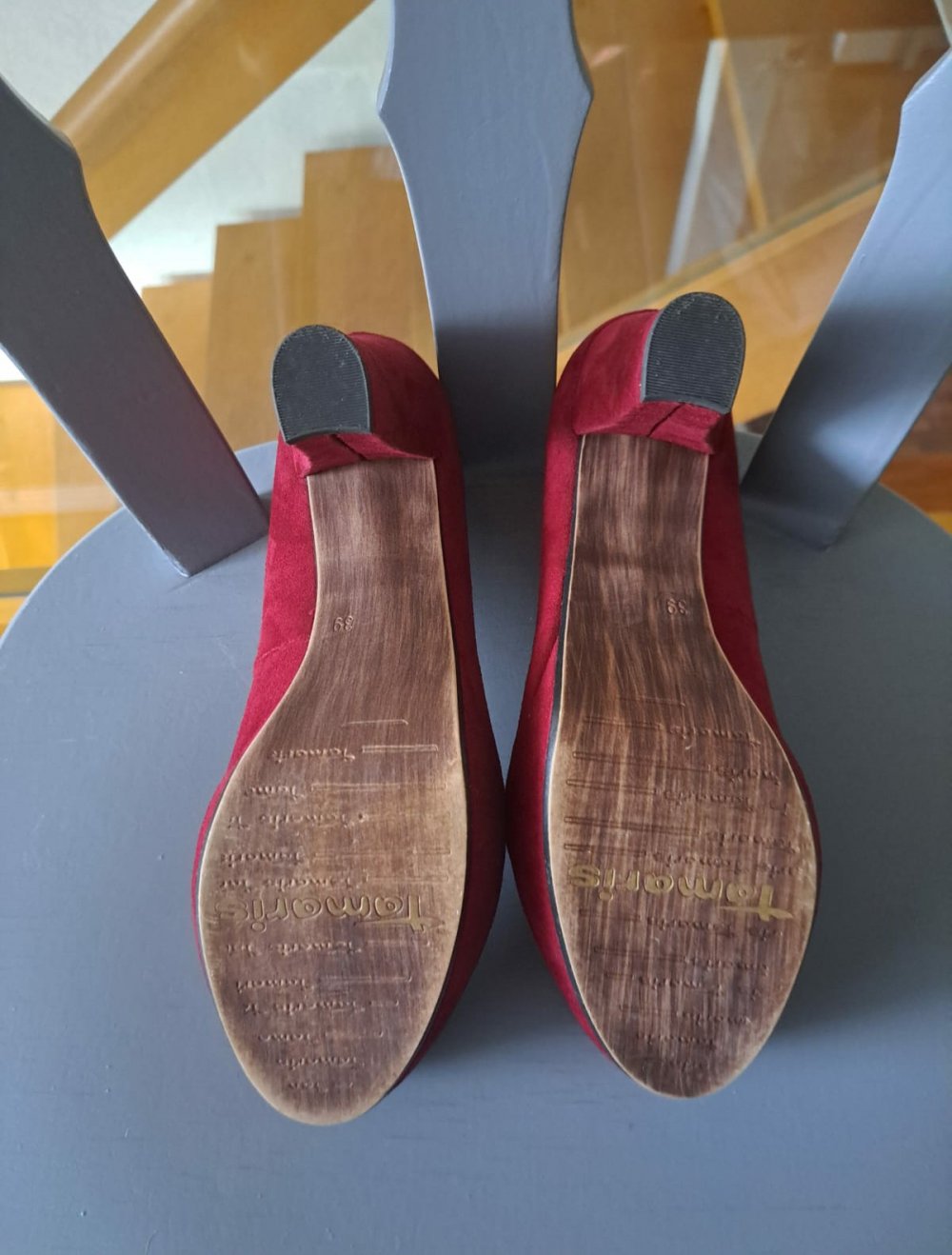 weinrote Pumps von Tamaris