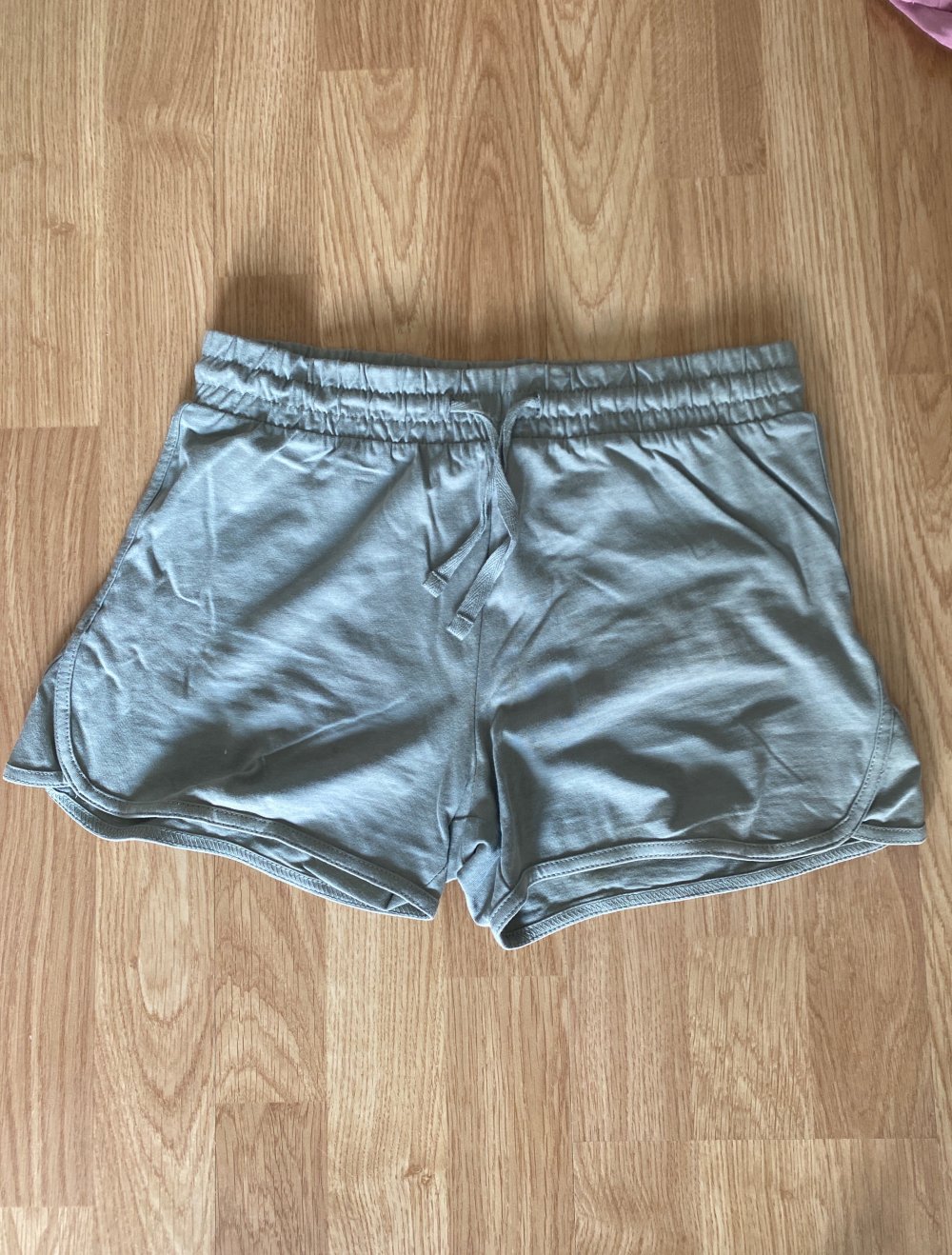 kurze Stoffhose