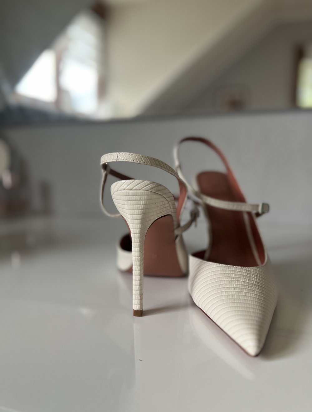 beige Pumps