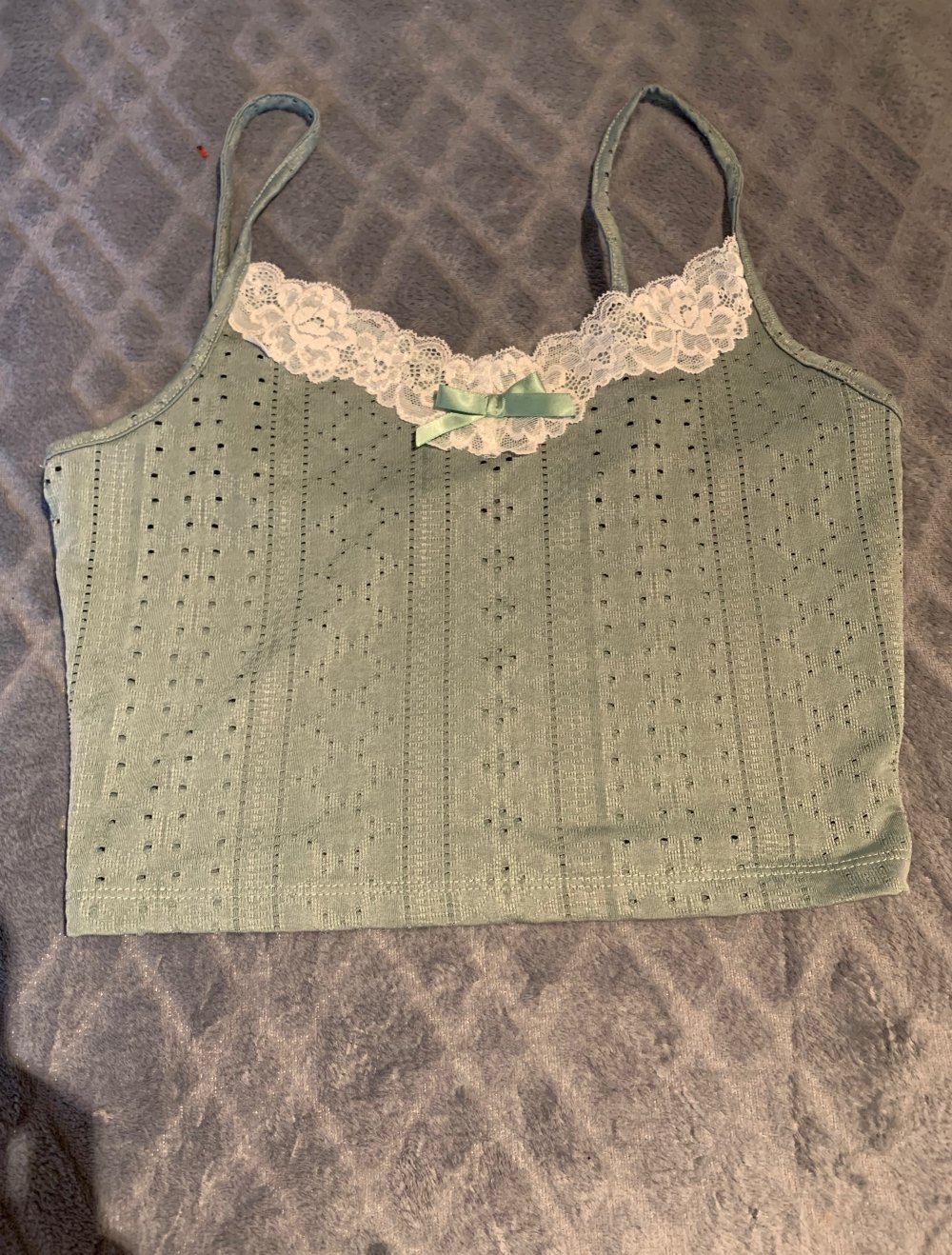grünes Top