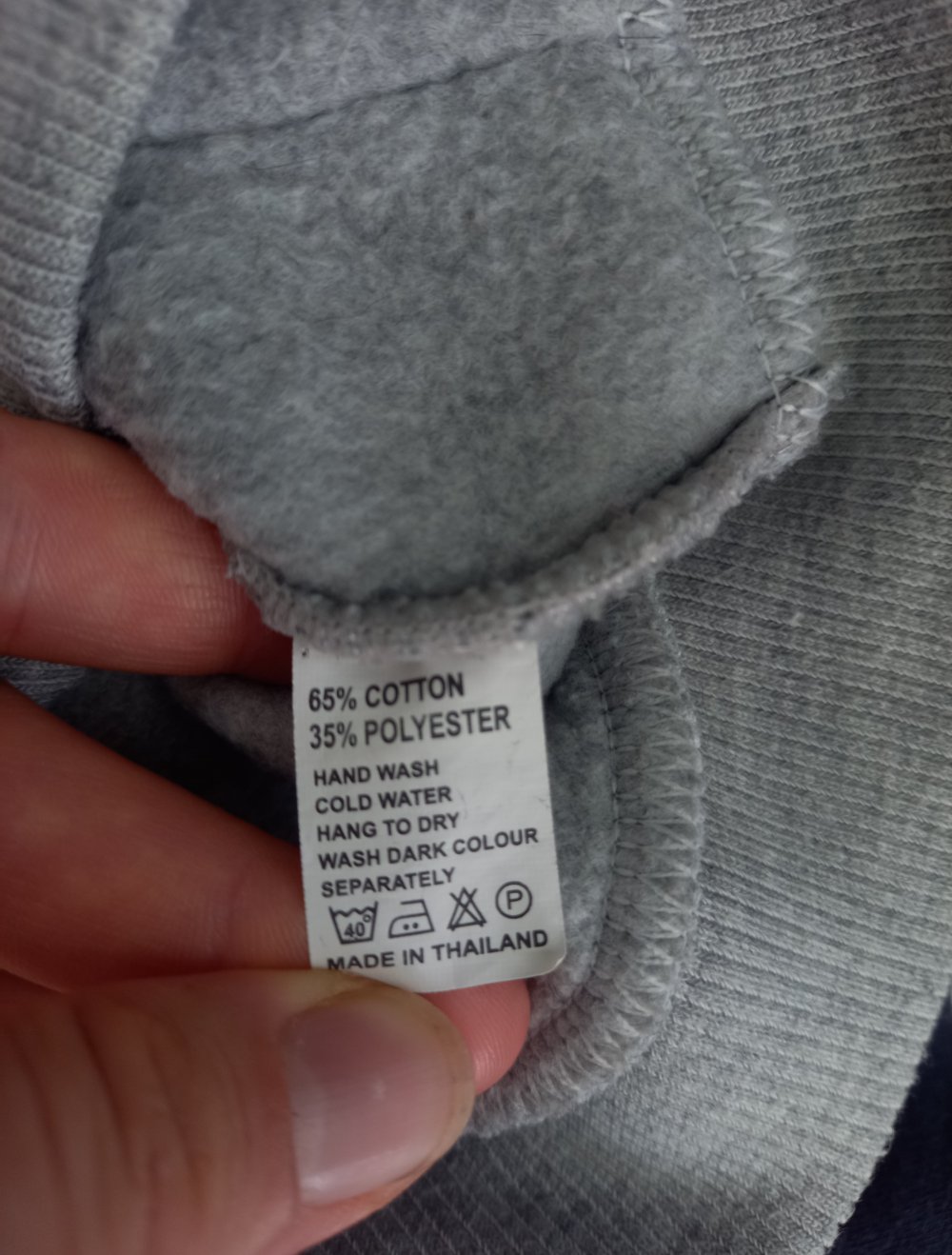 Six Bunnies Pulli