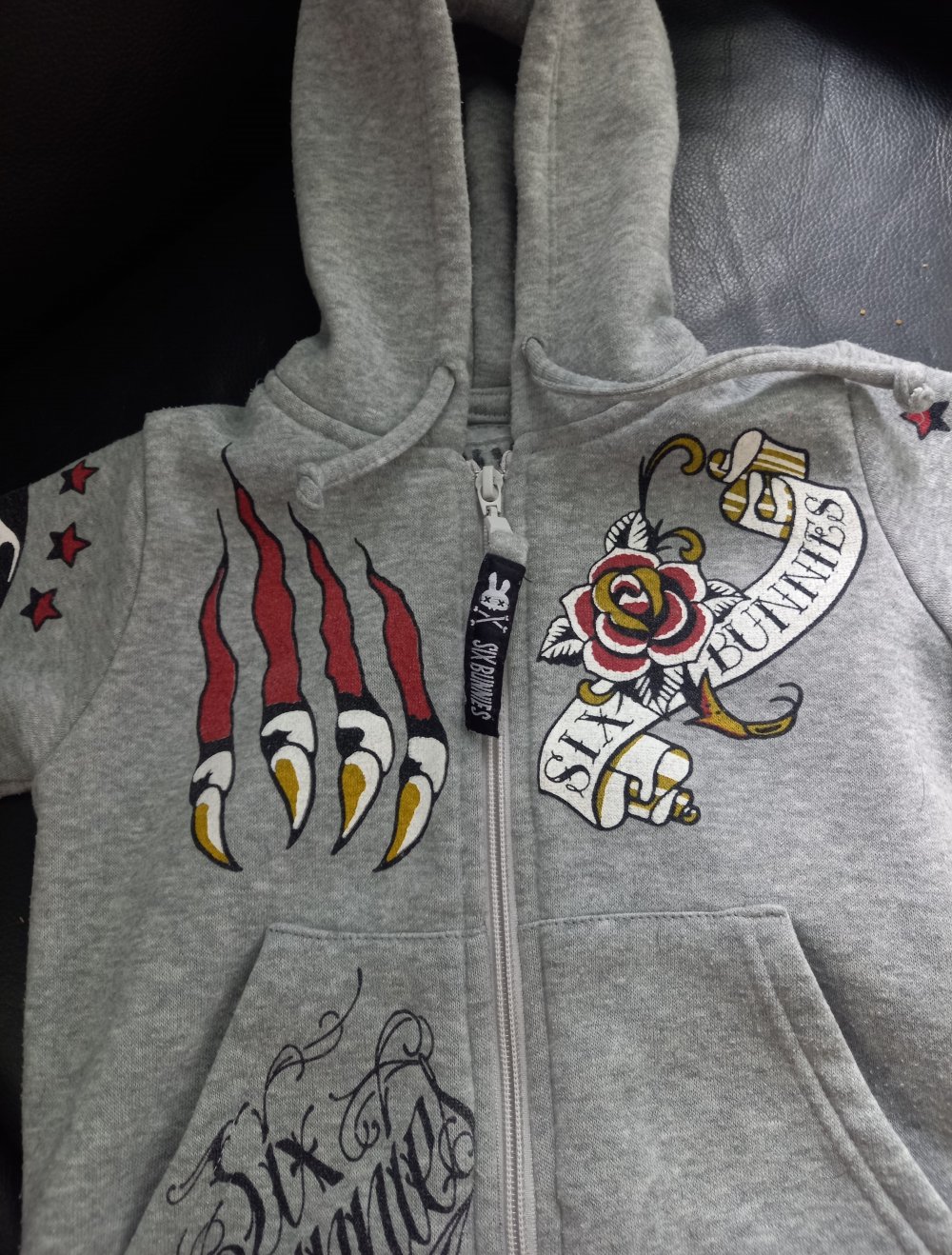 Six Bunnies Pulli