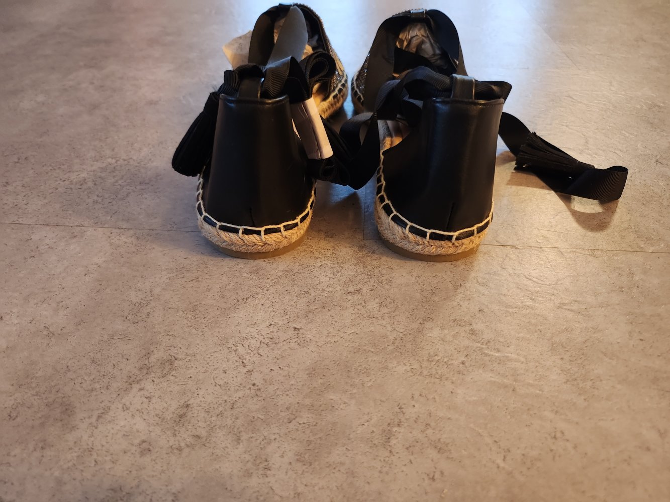 Glitzer Slipper mit Schnürrung am Bein 40,5
