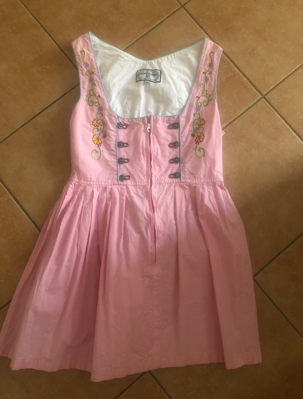 dirndl