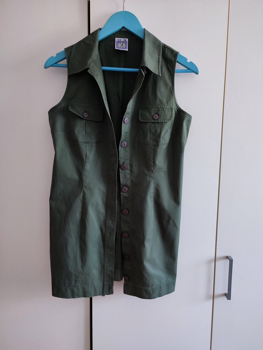 Ärmellose grüne Jacke von Go-In