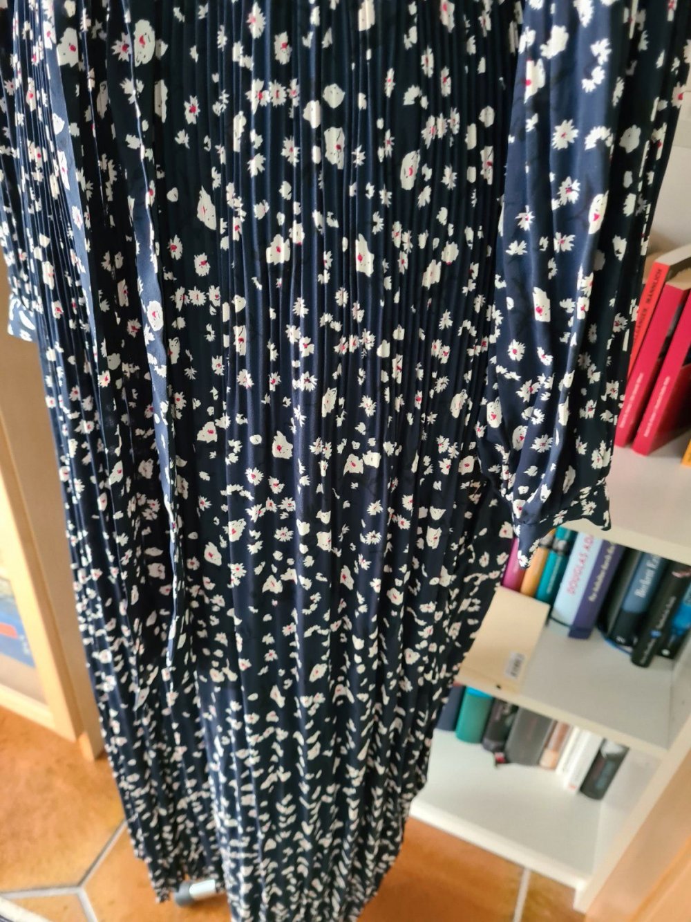 Midikleid Selected Femme Gr. 38 Langarm Plissee NEU
