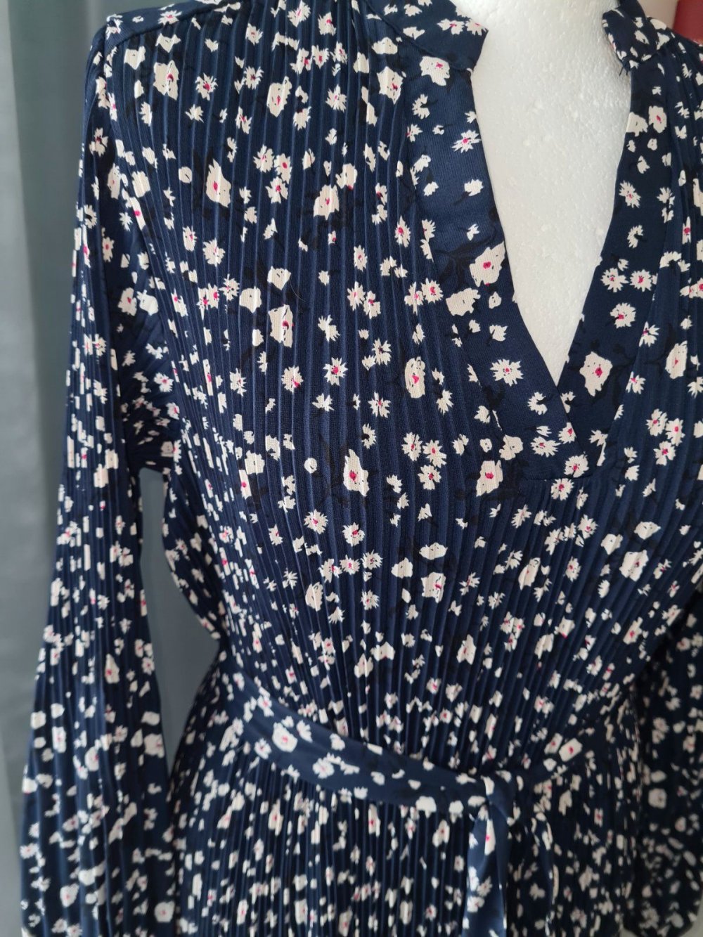 Midikleid Selected Femme Gr. 38 Langarm Plissee NEU
