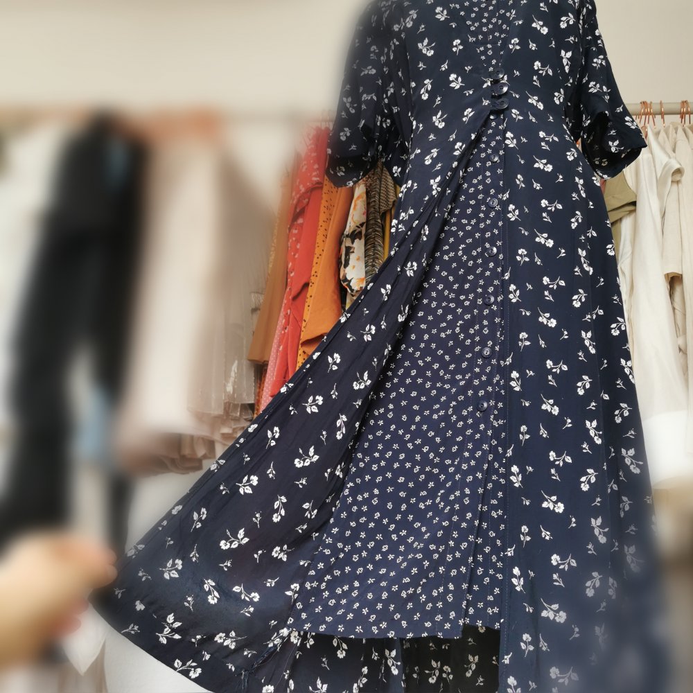Dunkelblauer 3/4 Sommerkleid