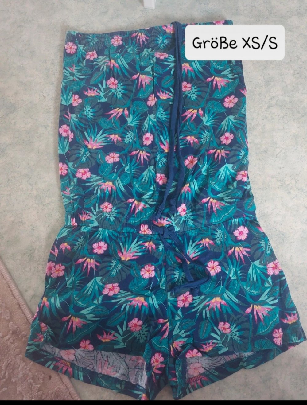Blümiger Jumpsuit