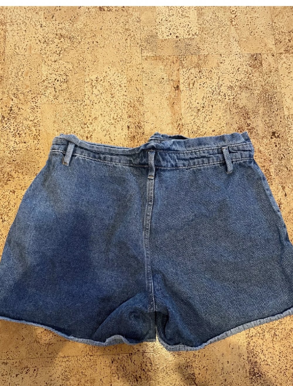 kurze Jeanshose
