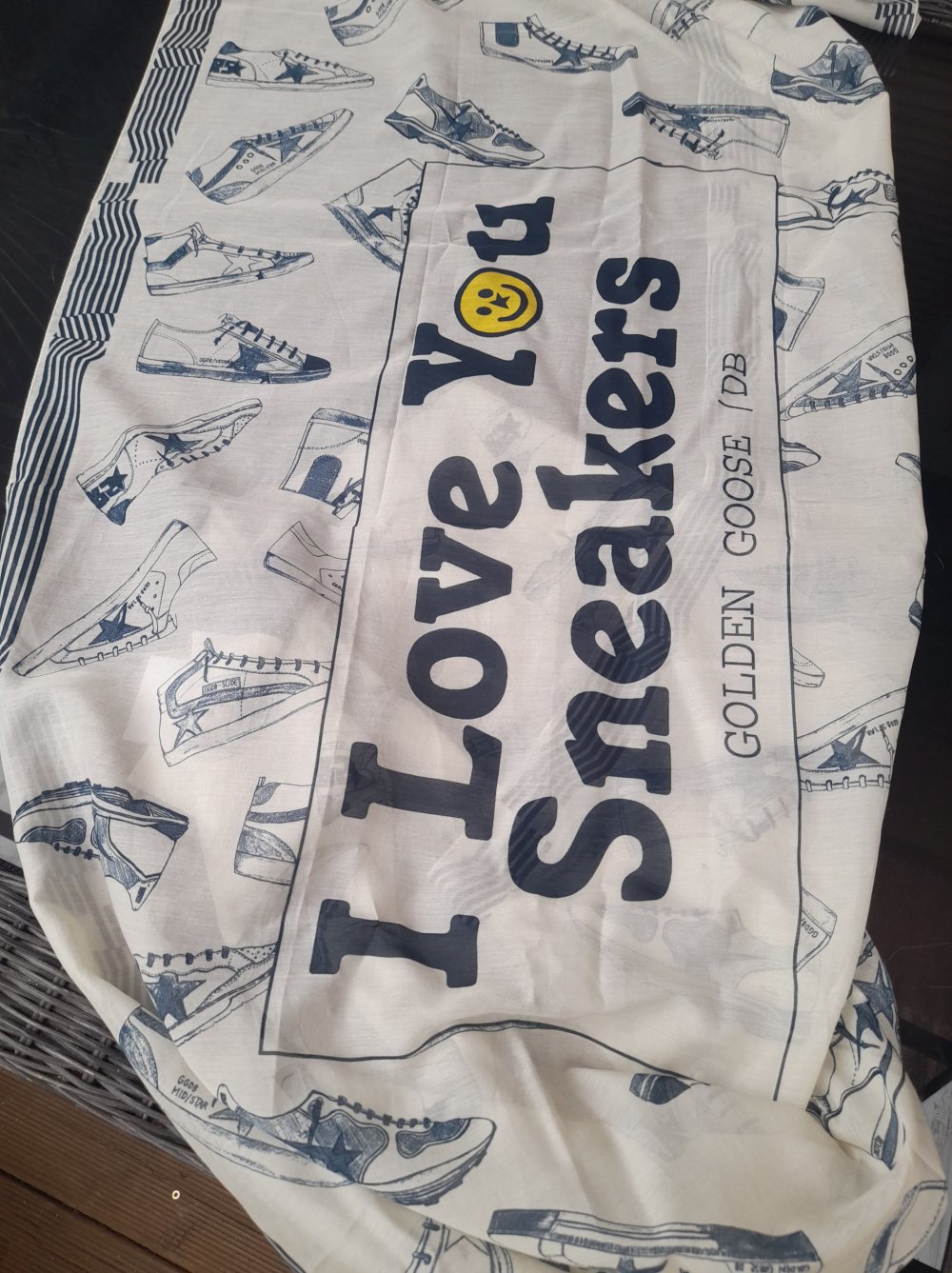 Schöner Seidenschal von Golden Goose de Luxe Brand Venezia