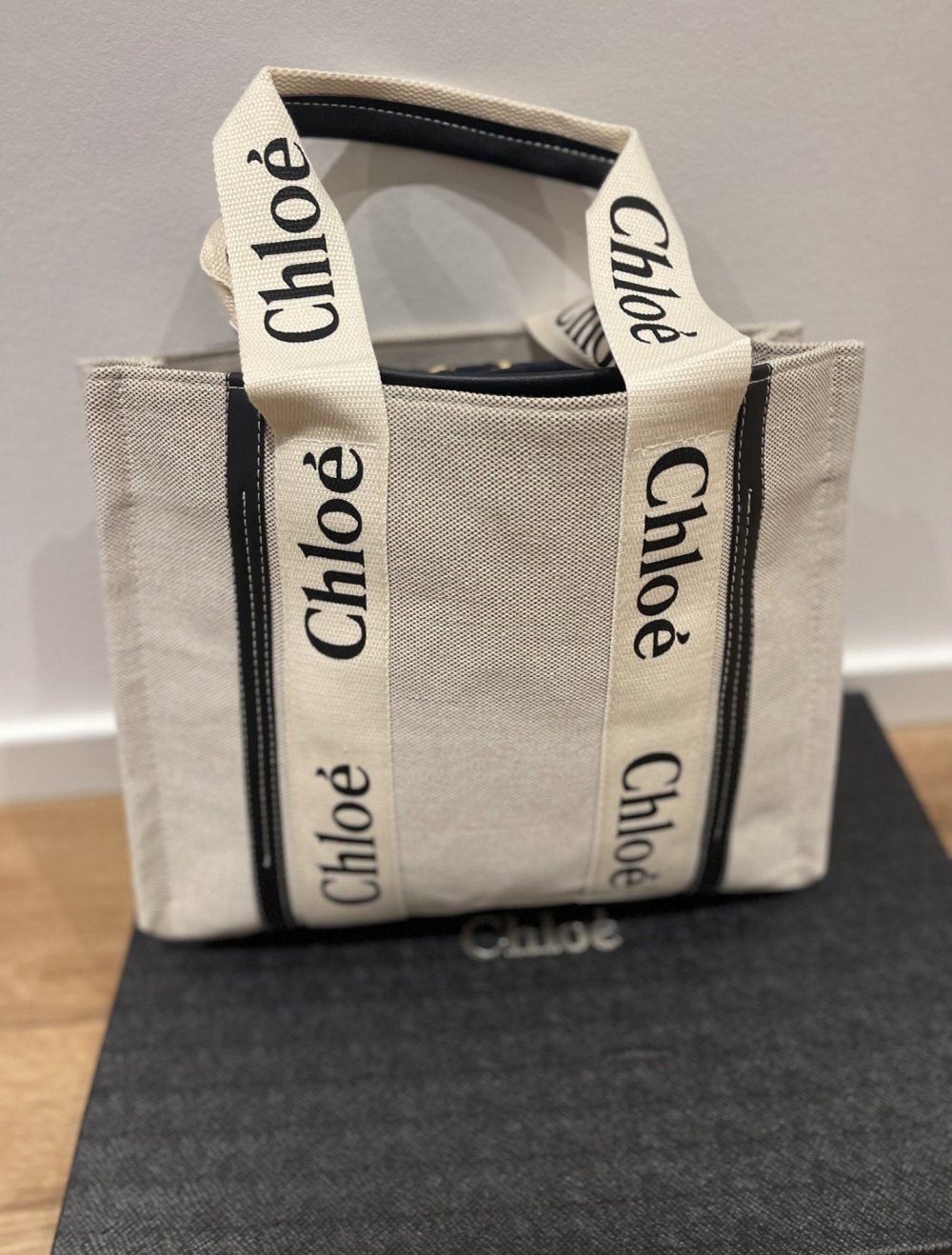 Chloe Handtasche und Chloe Sporttasche in Schwarz und Braun - Perfekte Begleiter für den Alltag!