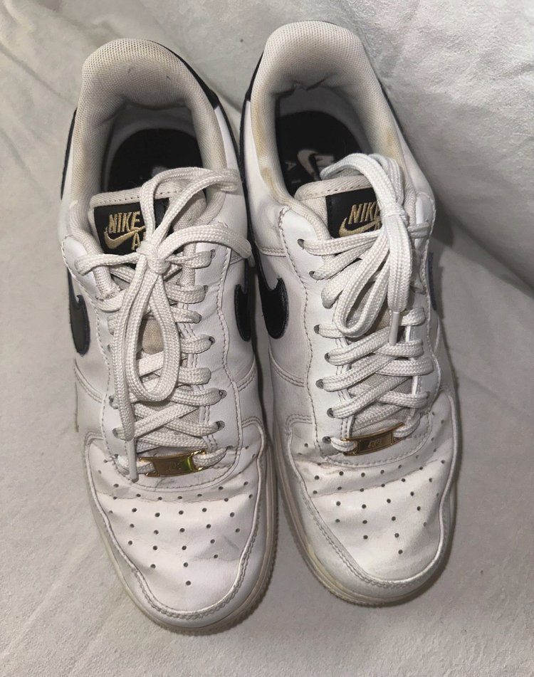 Nike Air Force 1 Schwarz/Weiß, Größe 40,5