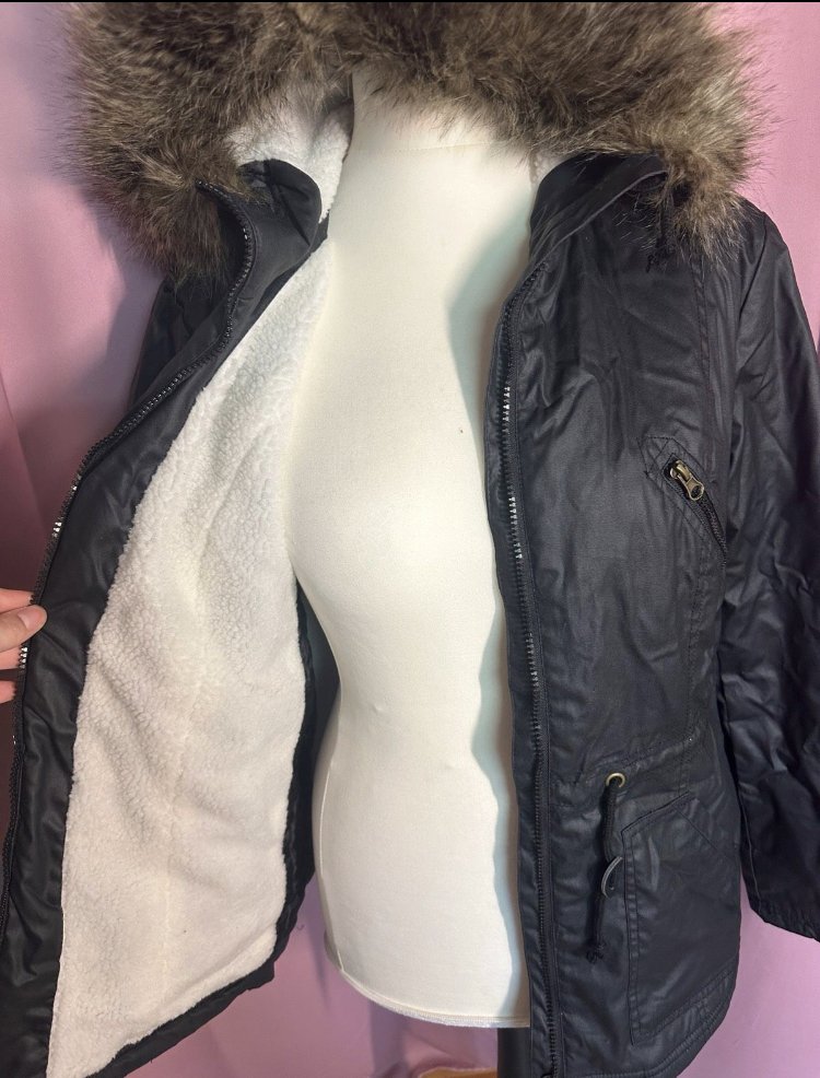 Schwarze Winterjacke Bonprix, Größe 42