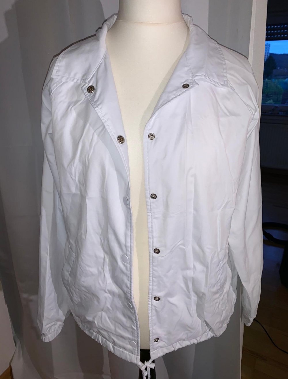 Weißer Blouson Urban Outfitters, Größe L