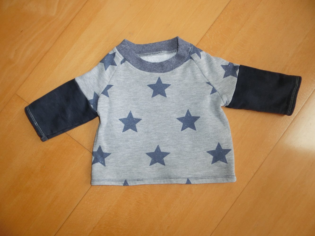 DIY Sweat-Pulli / Sweatshirt grau blau Sterne 3-9 Mon. Gr. 68 / 74