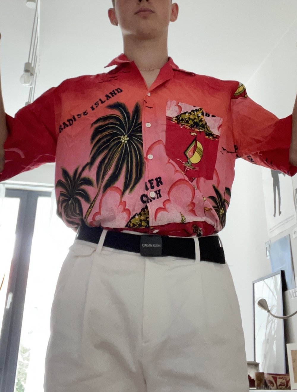 AUSGEFALLENES PARTYHEMD MIT STRANDMOTIV ROT
