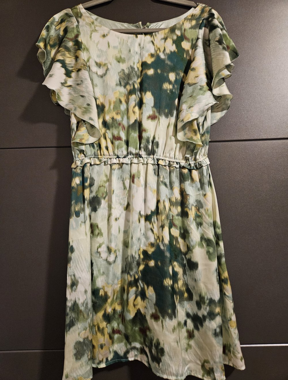 Stylisches Kleid von H&M, Größe M