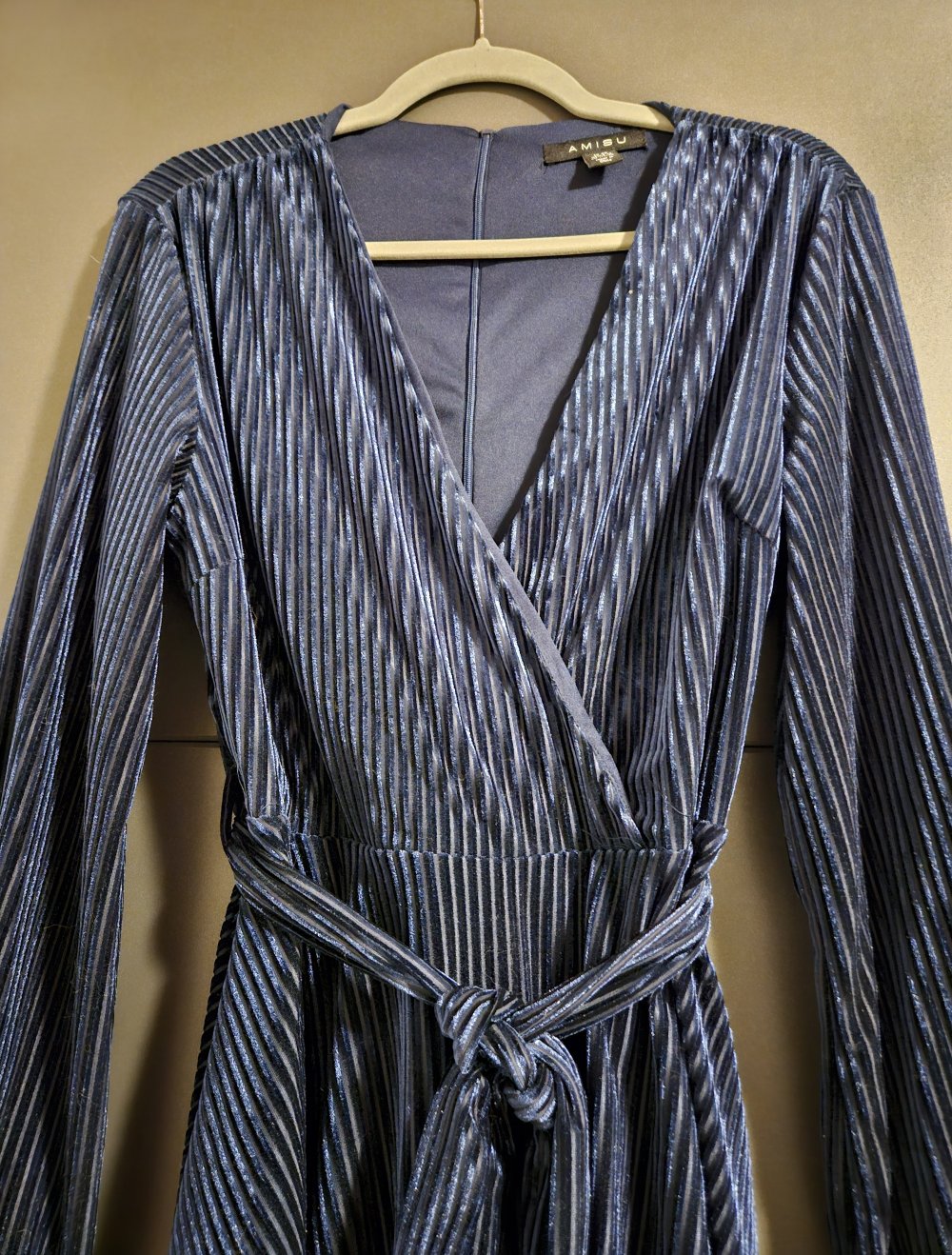 Langärmeliges Kleid, Größe 40