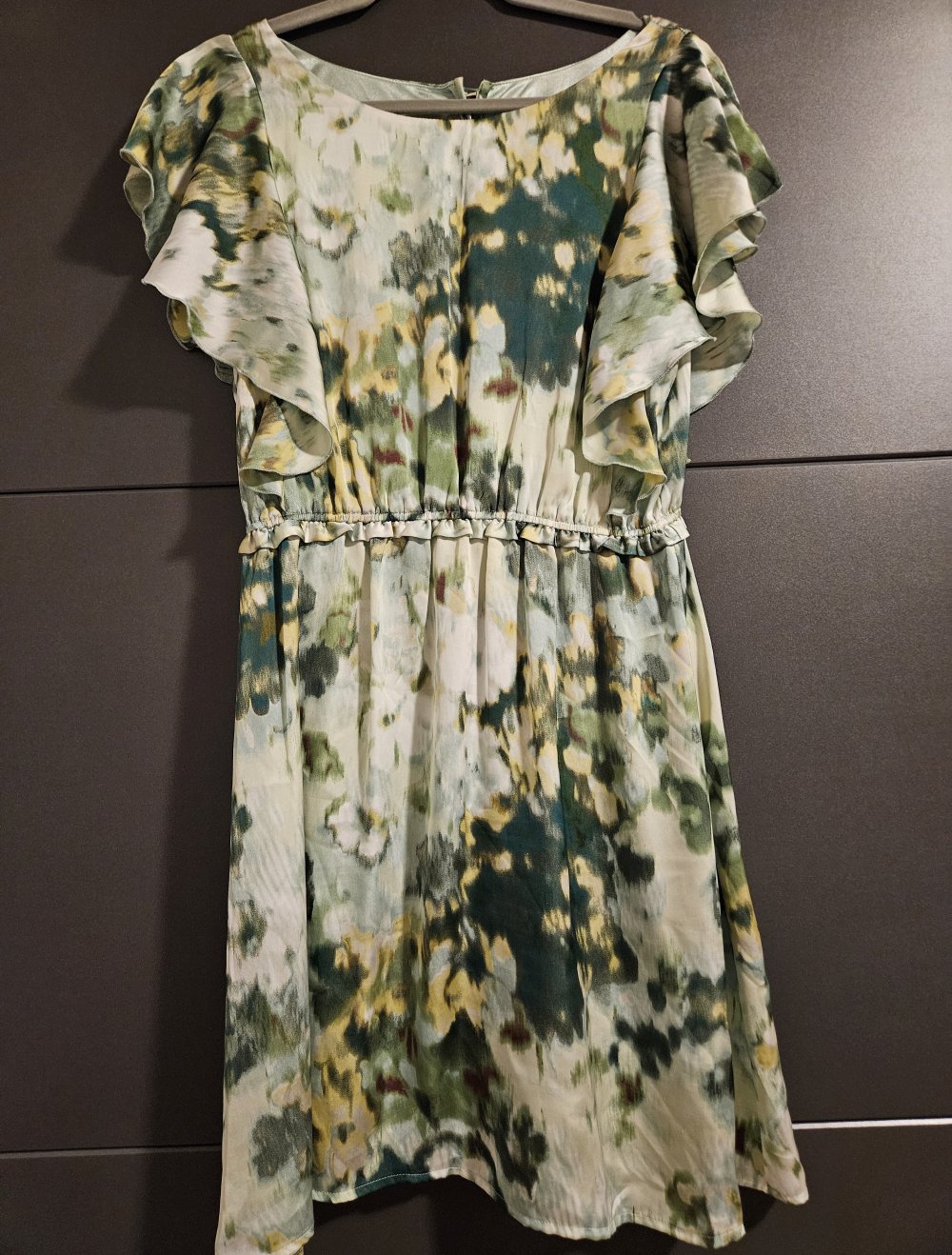 Stylisches Kleid von H&M, Größe M