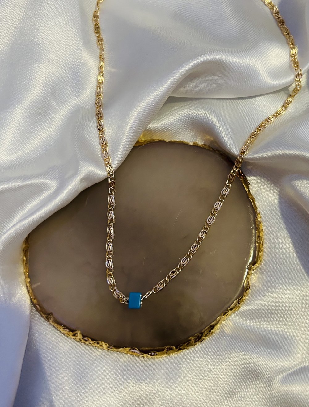 Kette mit Perle