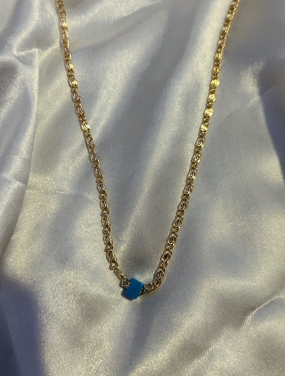 Kette mit Perle