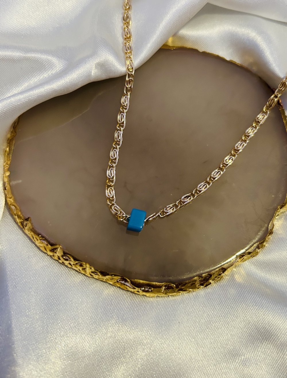 Kette mit Perle