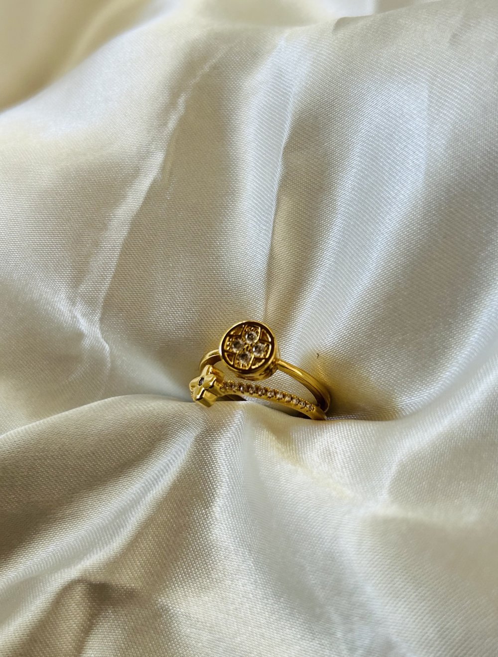 Ring mit Motiv