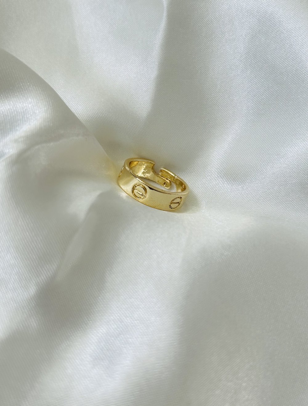 Ring mit Motiv