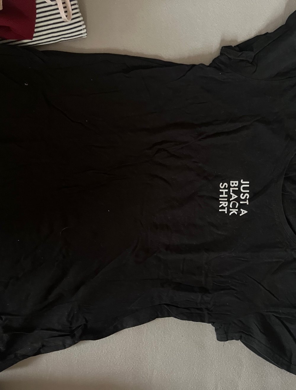 Schwarzes T-shirt