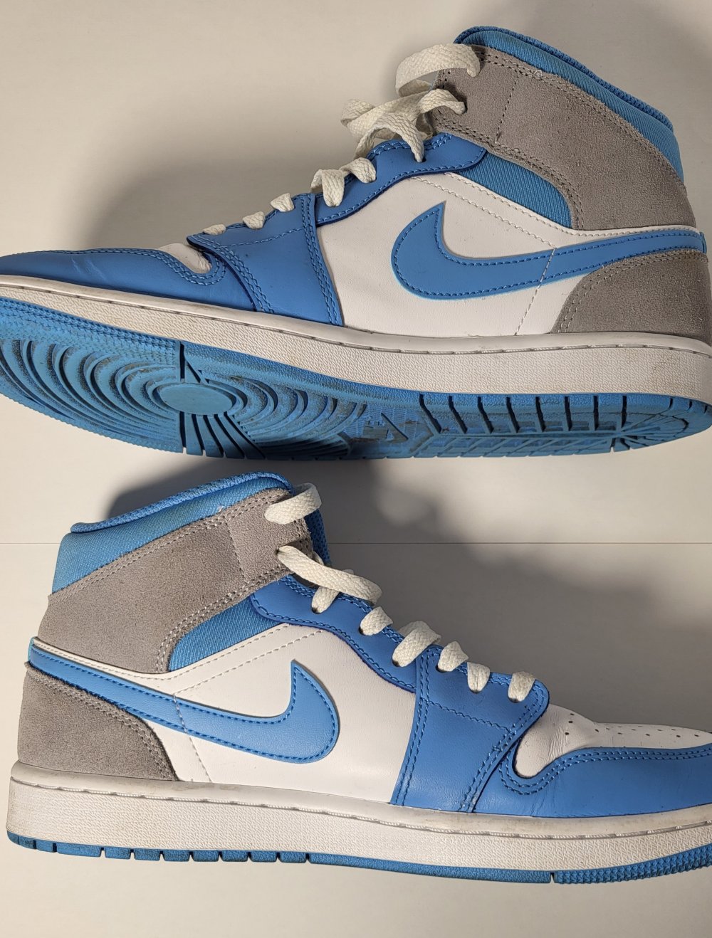 Air Jordan 1 Mid University Blue Grey Größe 43 ausgezeichneter Zustand Blau Grau Weiß