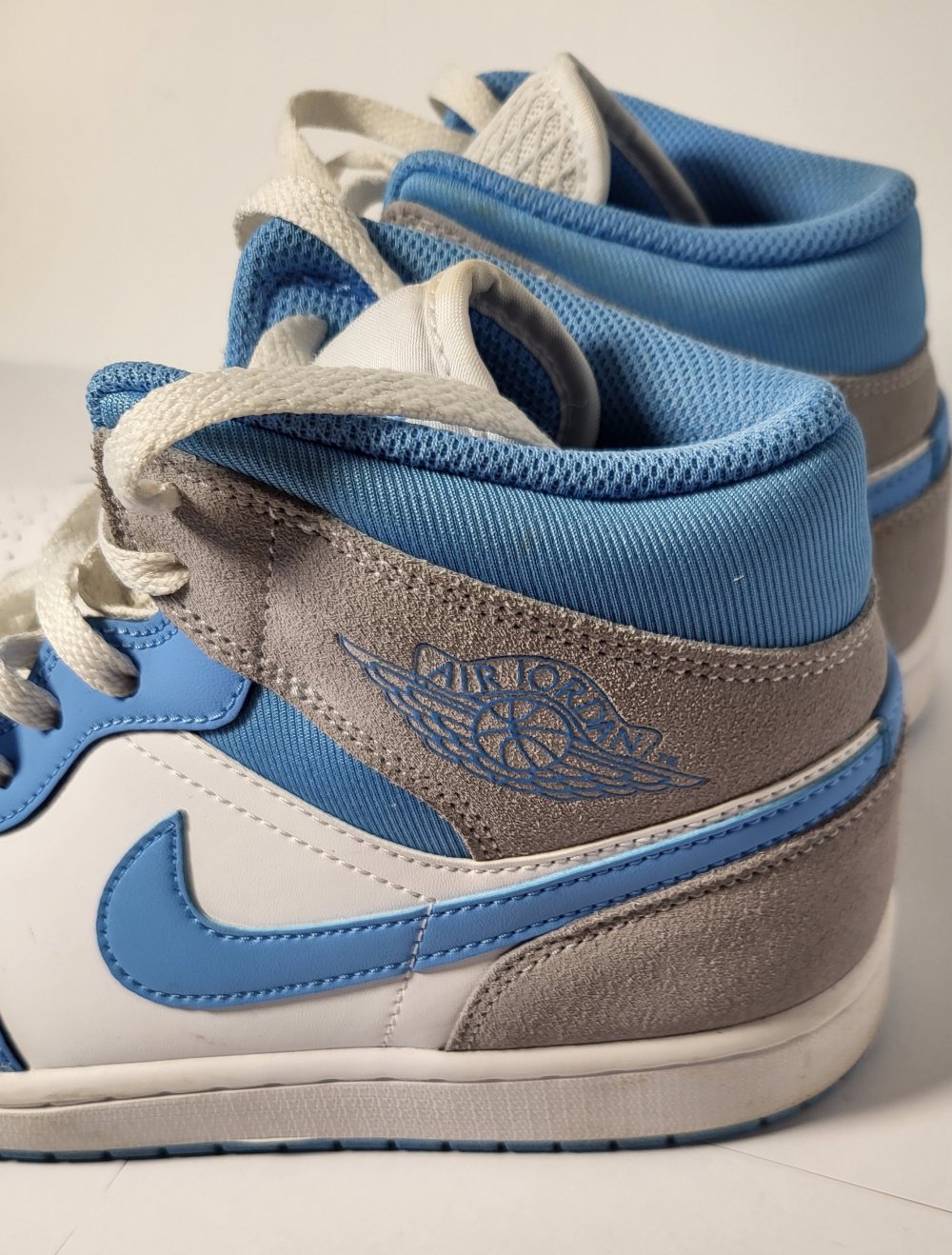 Air Jordan 1 Mid University Blue Grey Größe 43 ausgezeichneter Zustand Blau Grau Weiß