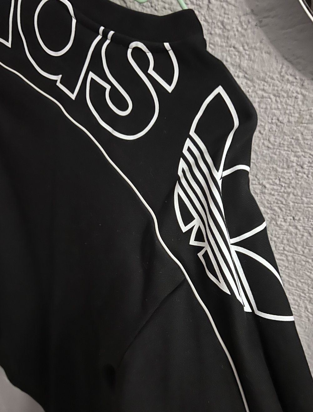 Adidas pulli