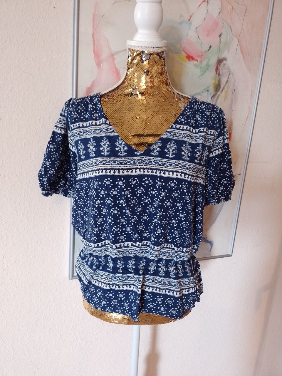 Elegante Bluse - Top.  Viskose + Elastan. Größe L. 