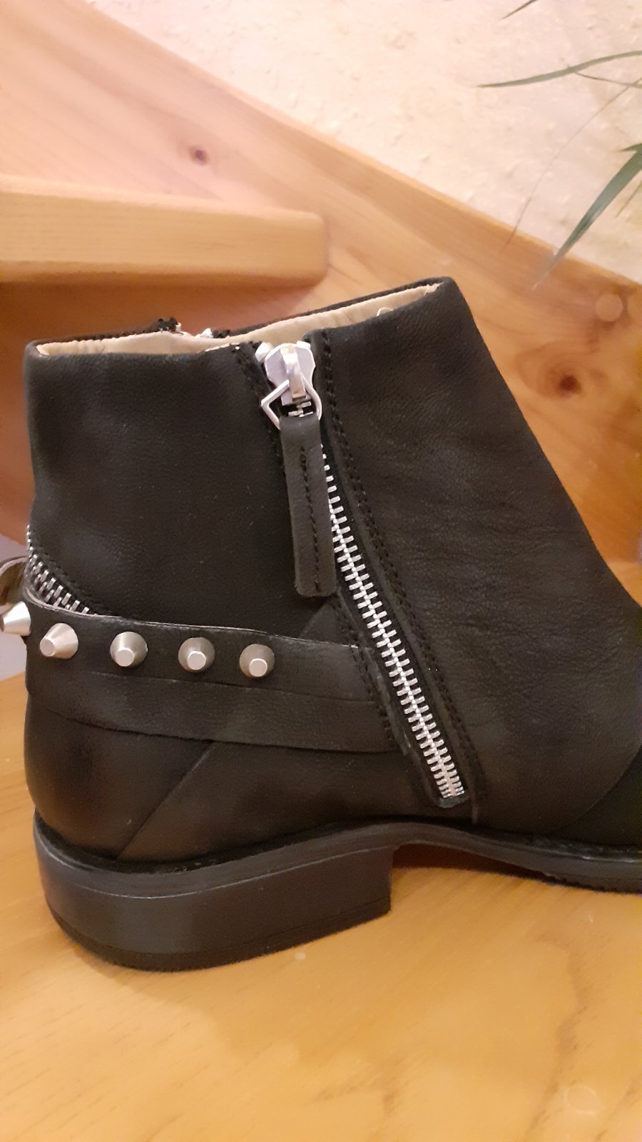 JOLANA & FENENA. Neu ( mit Karton ) Schöne Lederstiefel. Größe 40